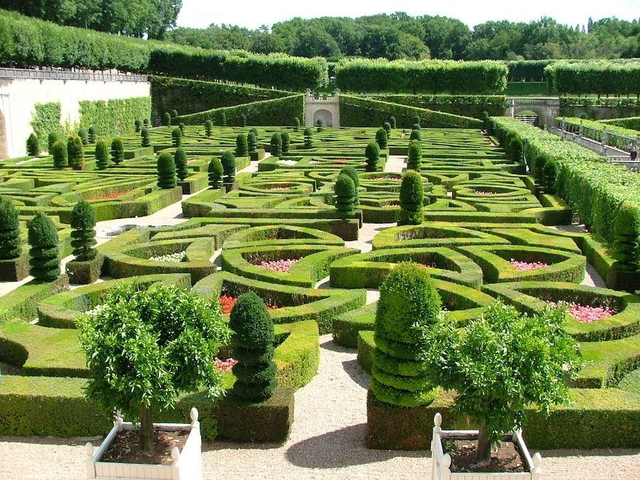 À Gerberoy, le Jardin Des Ifs monumentaux, un lieu intemporel... 