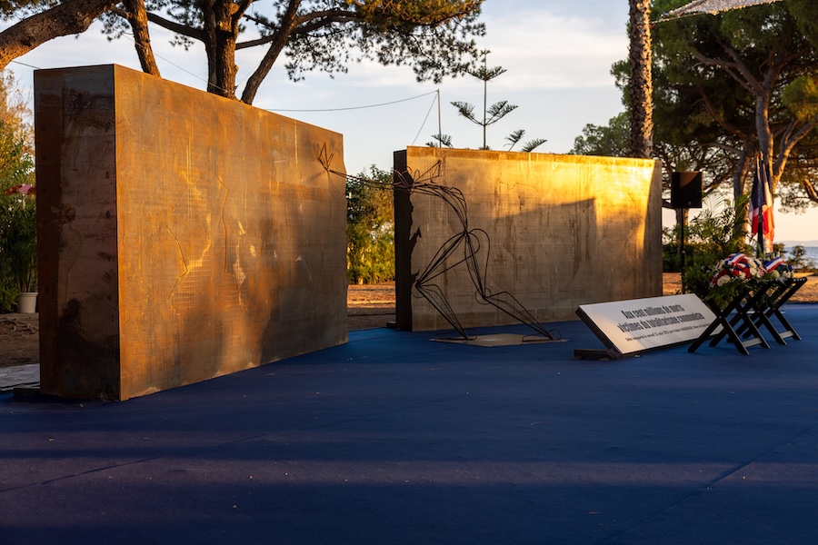 Inauguration du premier monument dédié aux victimes du totalitarisme communiste à Saint-Raphaël
