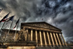 Échec du présidentialisme, retour au parlementarisme ?