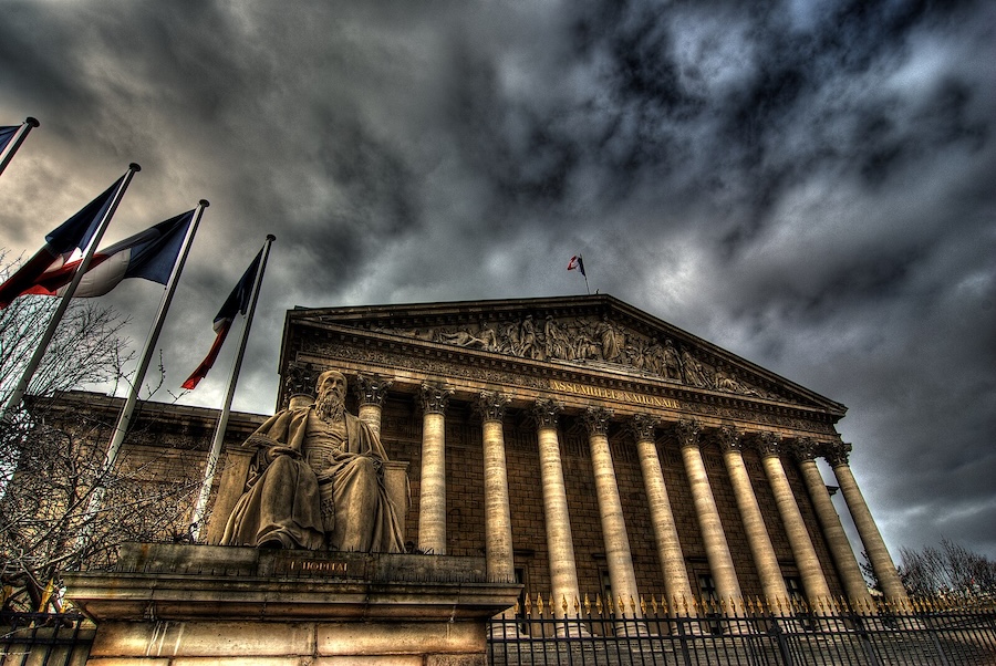 Échec du présidentialisme, retour au parlementarisme ?