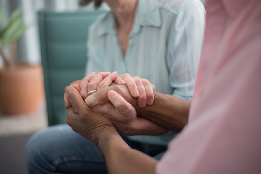 Comment prendre soin de la personne âgée : l’Association GRAN MOUN GWADLOUP prend la parole