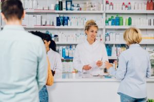 Pénuries, marges en berne, diversification difficile… Pourquoi les pharmacies françaises vacillent-elles