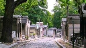 Le Père Lachaise, de la colline du Roi-Soleil au plus beau cimetière du monde
