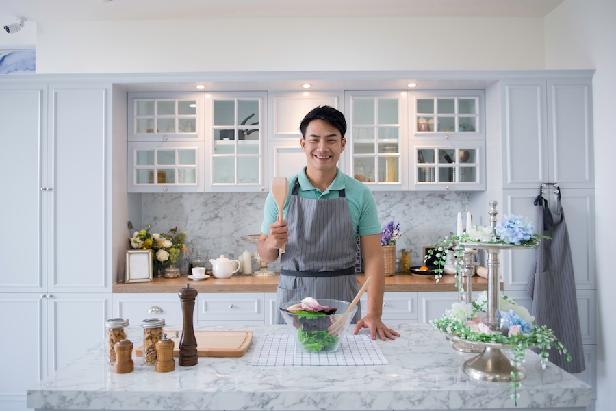 Le fils au foyer et le retour de l’homme au foyer