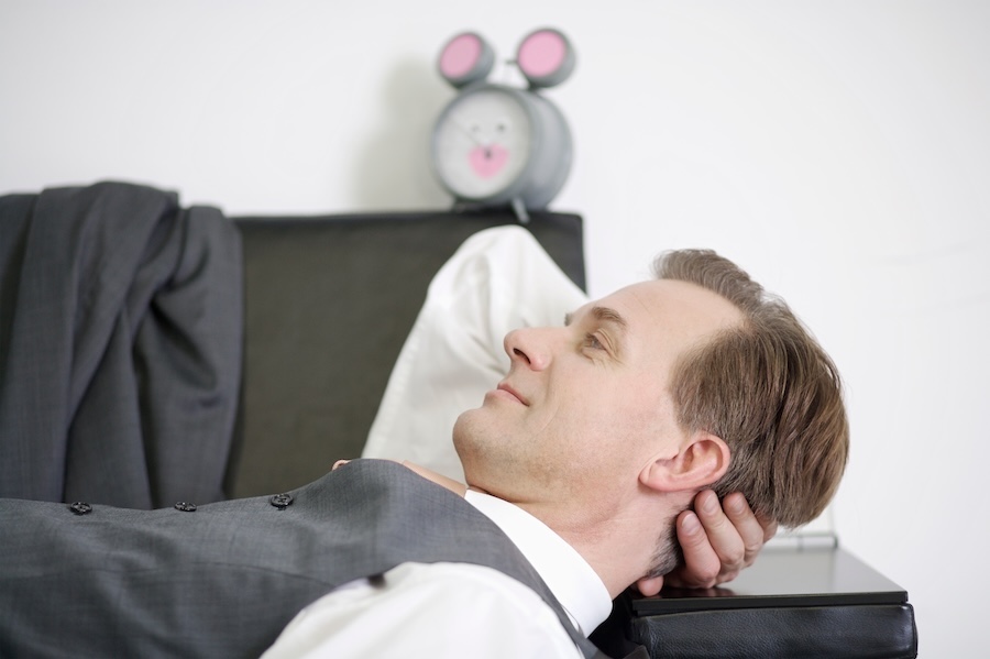 Comment la sieste préserve la jeunesse du cerveau : une étude révèle trois bienfaits majeurs pour la santé
