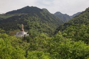 L’art du lâcher-prise : un pont entre la sagesse ancestrale et la vie dans le monde d’aujourd’hui