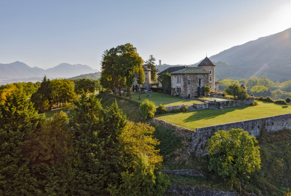Chevalier Bayard : l'inspiration de hautes valeurs humaines