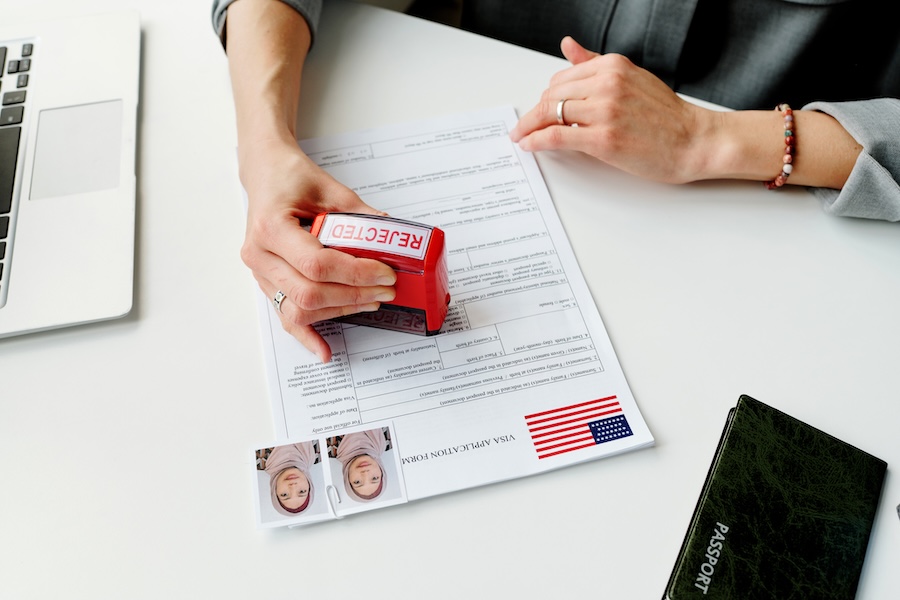 Les États-Unis suspendent indéfiniment le traitement des demandes de visa Immigrant pour 75 pays
