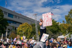 Jeffrey Epstein : les dossiers déclassifiés révèlent un réseau impliquant les élites politiques et économiques