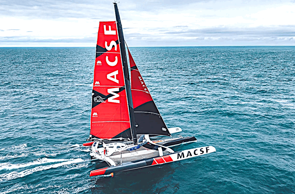L'audacieux tour du monde à la voile de Guirec Soudée
