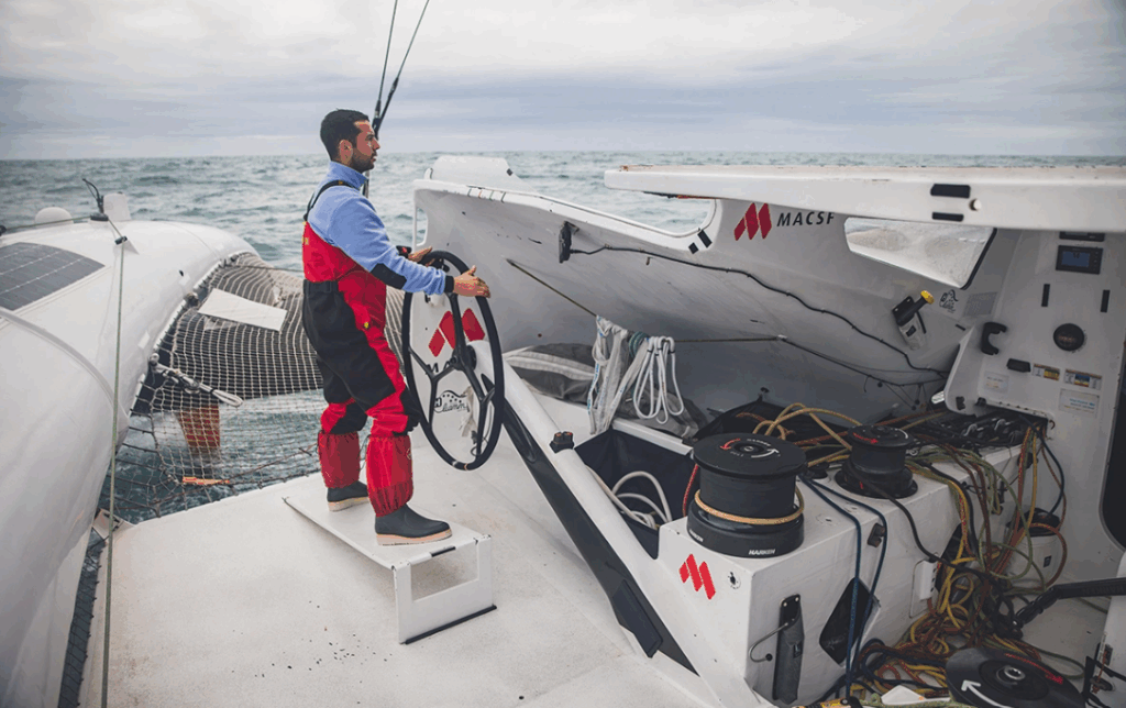 L'audacieux tour du monde à la voile de Guirec Soudée