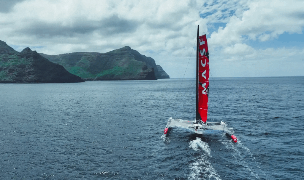 L'audacieux tour du monde à la voile de Guirec Soudée