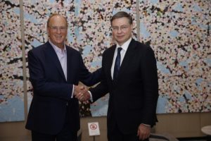 Le PDG de BlackRock : l’économie américaine surmontera le conflit iranien et la flambée des prix de l’énergie