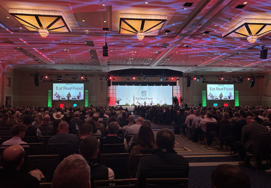 Robert F. Kennedy Jr. évoque son changement de régime alimentaire et la refonte des recommandations nutritionnelles 