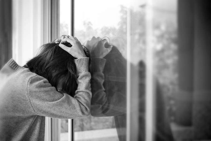 Alors que le taux de suicide augmente aux États-Unis la ligne d’écoute 988 offre un espoir mais la plupart des Américains n’en ont pas connaissance