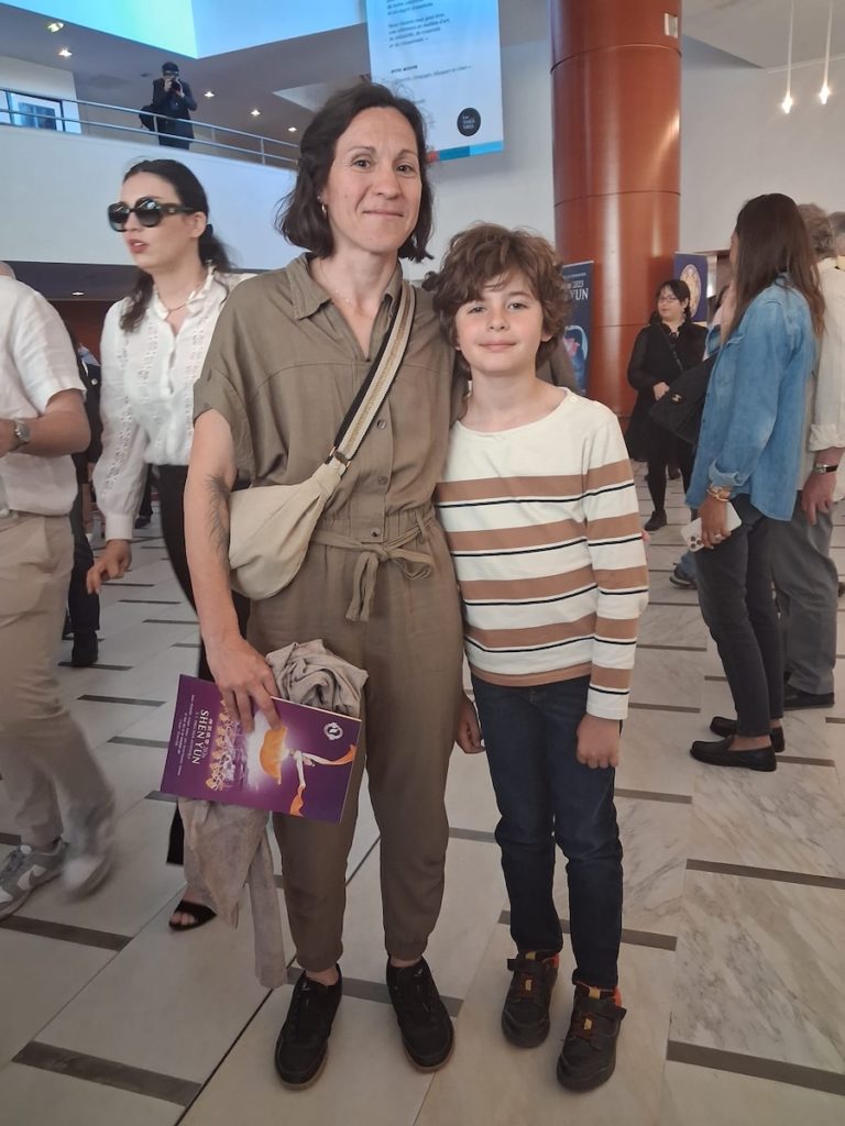 Aix-en-Provence : entre tradition et émerveillement Shen Yun transporte le public
