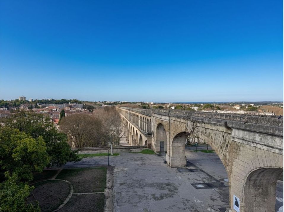 Découvrir Montpellier de la place de la Comédie au Peyrou