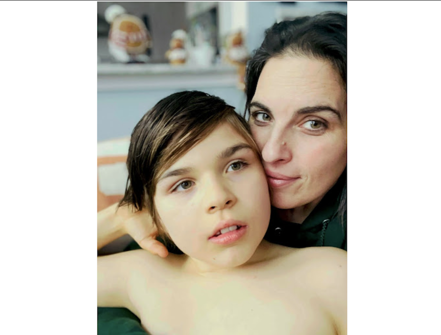 Nous faisons de notre mieux : le parcours d’une mère élevant un enfant atteint d’autisme profond