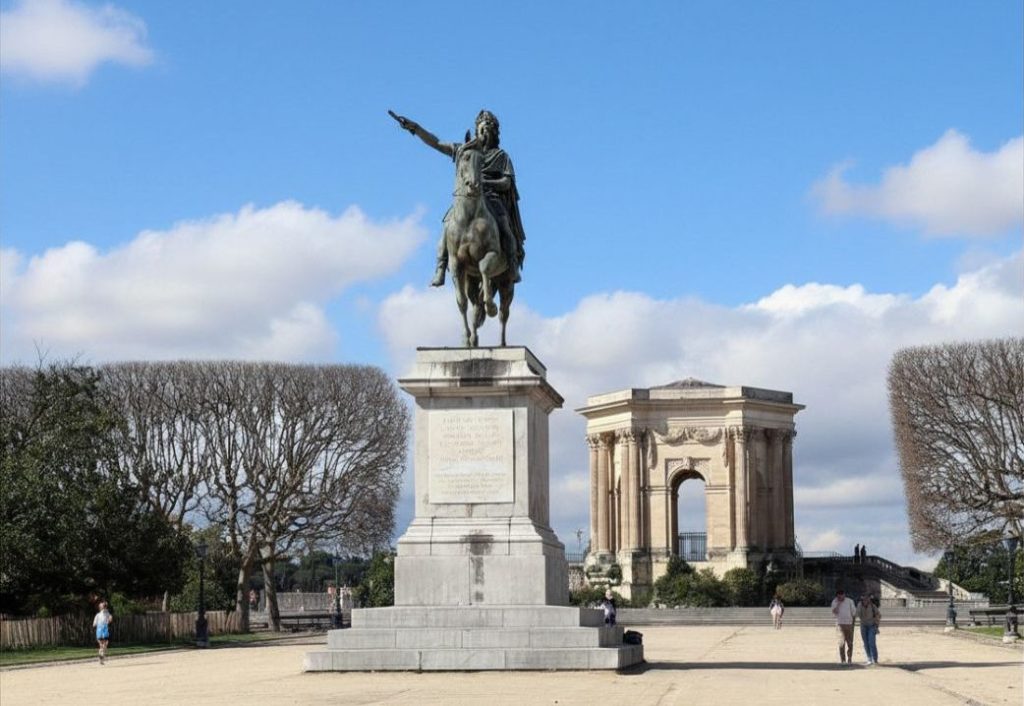 Découvrir Montpellier de la place de la Comédie au Peyrou