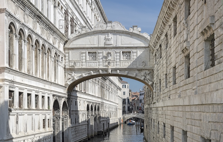 L’Arche de l’Éternité : décryptage des mythes du Pont des Soupirs de Venise