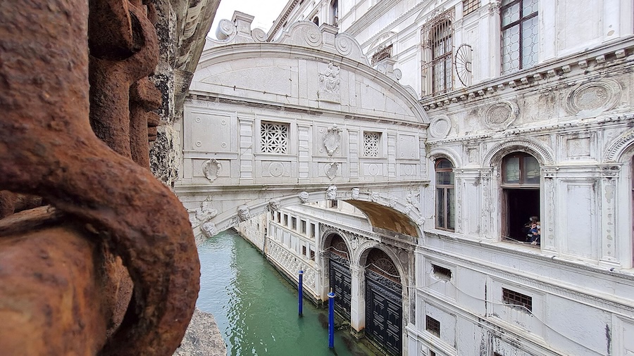 L’Arche de l’Éternité : décryptage des mythes du Pont des Soupirs de Venise