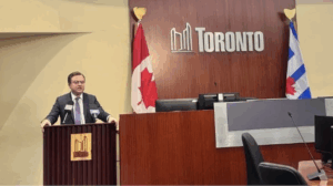 Jan Jekielek tire la sonnette d’alarme sur l’influence du PCC et les prélèvements forcés d’organes lors d’un événement à Toronto