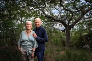 Comment un couple a transformé un terrain aride en une forêt tropicale luxuriante