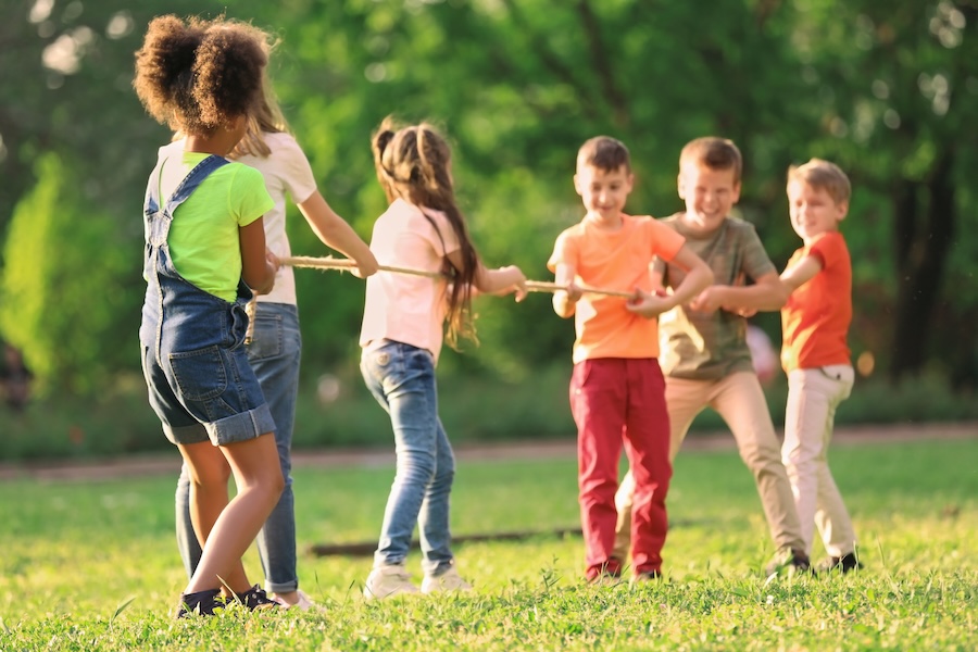Moins d’écrans, plus de nature : comment aider les enfants à retrouver l’envie d’explorer
