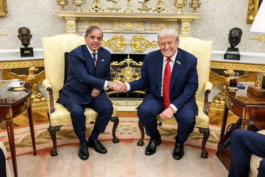 Donald Trump annonce un accord préliminaire entre les États-Unis et l’Iran pour mettre fin au conflit et reçoit un soutien international