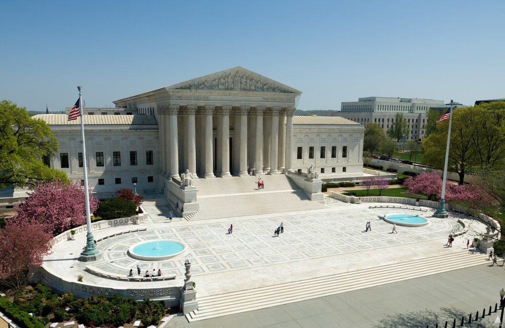 La Cour suprême des États-Unis ouvre la porte à un futur débat sur le droit du sol