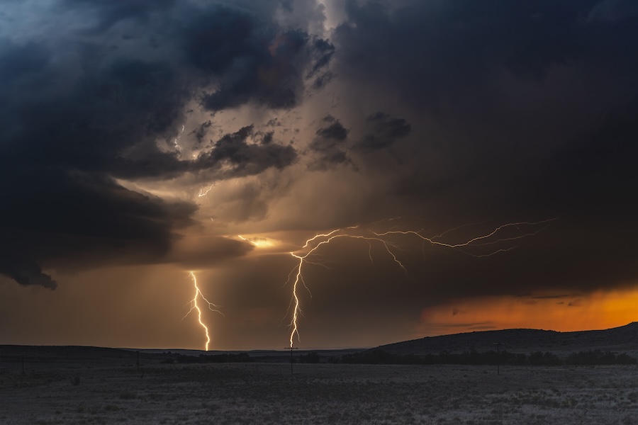 Comment les feux de forêt créent leurs propres conditions météo et de nouveaux types de nuages
