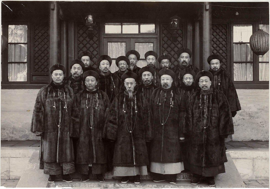 Deux monarchies en concurrence dans une république naissante : la Chine après la révolution de 1911
