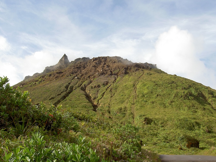 La Soufrière 50 ans après l’éruption de 1976, la mémoire d’un volcan sous haute surveillance