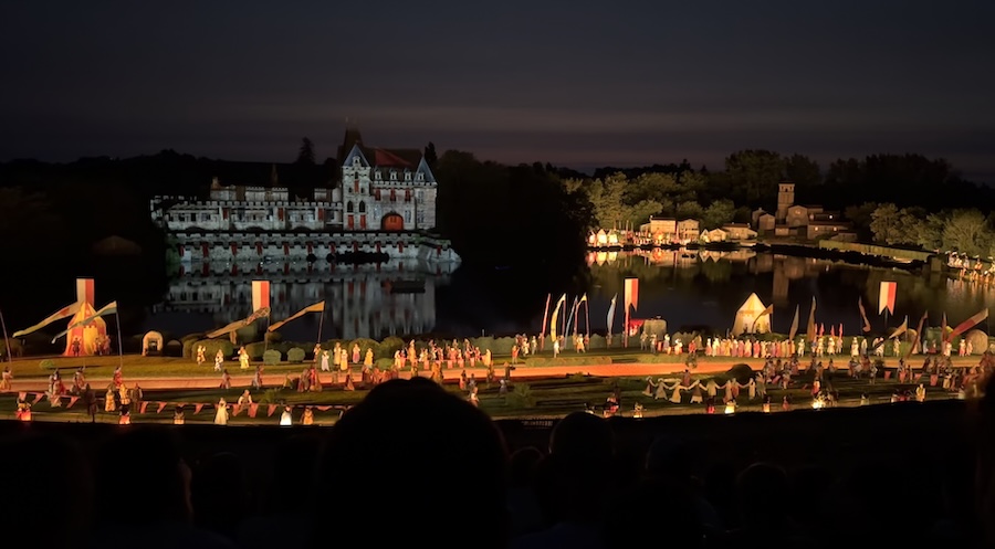 Le Puy du Fou ou comment réconcilier les jeunes générations avec l’Histoire