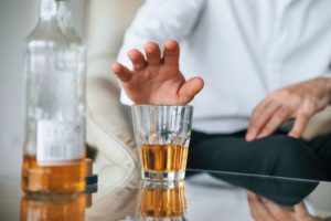 L’alcool provoque le cancer, un seul verre peut augmenter le risque : un biologiste du cancer explique pourquoi