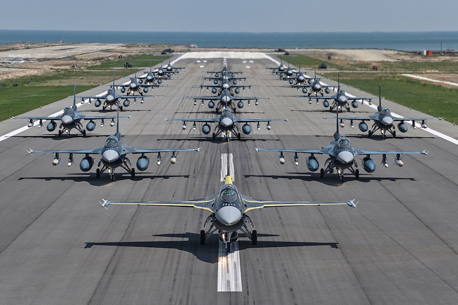 Le Japon envoie des avions de chasse en Inde : Tokyo et New Delhi observent la Chine