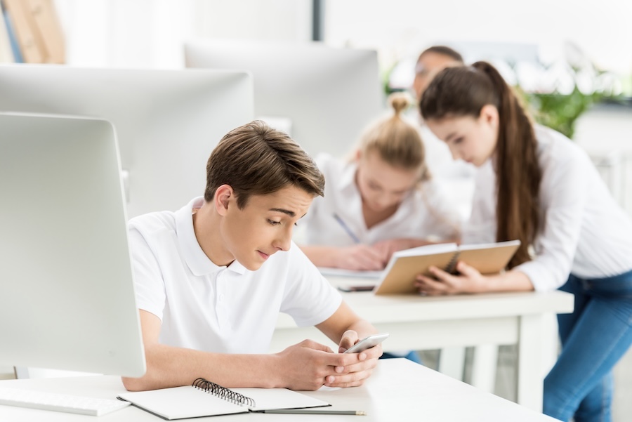 Comment une mère avisée élève des enfants indépendants et résilients