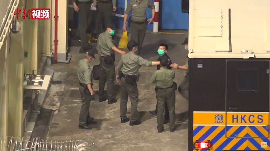 Joshua Wong risque une peine de prison plus longue : des parlementaires dénoncent la répression à Hong Kong