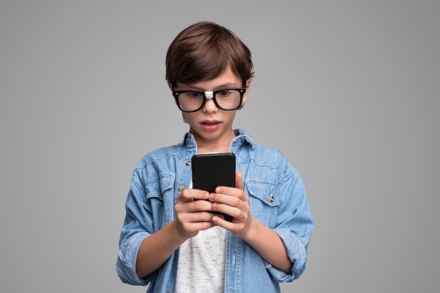 Un garçon de 9 ans dépense 102 891,28 euros en publicités YouTube avec la carte de crédit professionnelle de son père