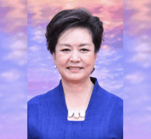 Un ancien analyste de la CIA affirme que Xi Jinping s’appuie fortement sur les relations de Peng Liyuan au sein de l’Armée populaire de libération (APL)