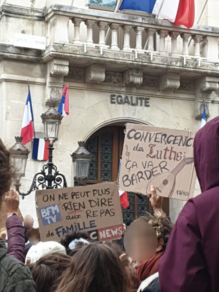 Derrière la casse, une jeunesse qui demande un avenir