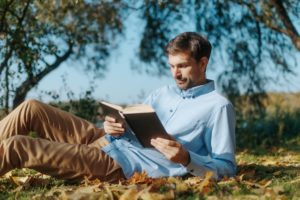 Pourquoi penser qu’un texte écrit par une IA change notre manière de le lire Pourquoi penser qu’un texte écrit par une IA change notre manière de le lire