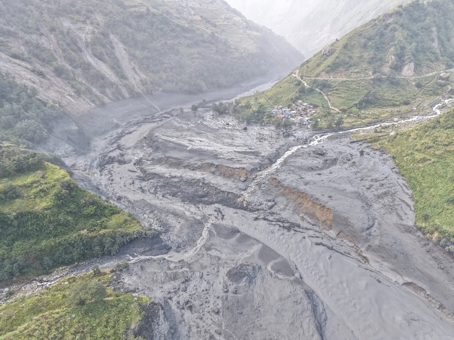 Nouvelles inondations au Népal : habitations, ponts et centrales hydroélectriques endommagés