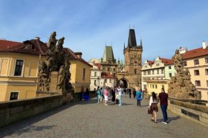 À la découverte de Prague : le pont Charles et la Vltava