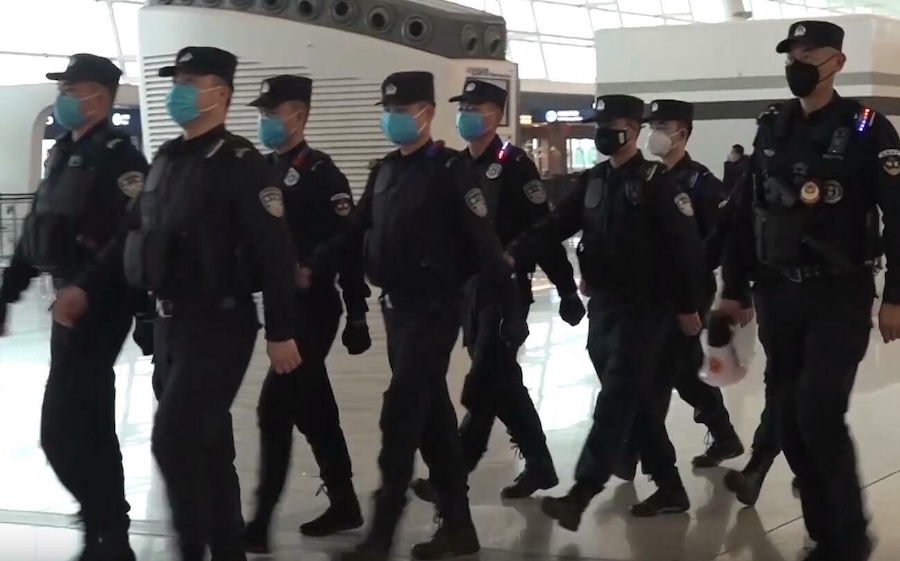 Le film White-Clad Heroes, sur le confinement de Wuhan, suscite la polémique avant sa sortie prévue en novembre
