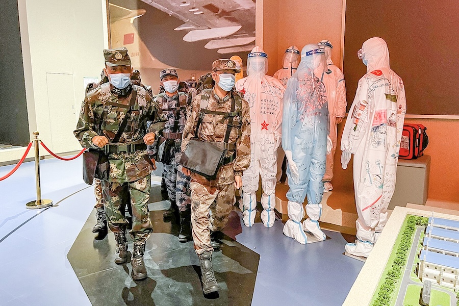 Le film White-Clad Heroes, sur le confinement de Wuhan, suscite la polémique avant sa sortie prévue en novembre